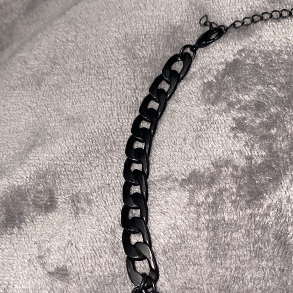 Matte black necklace - Picture 3 of 3